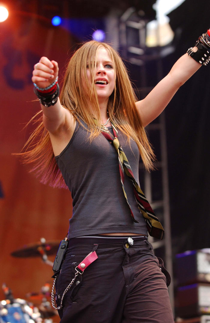 Avril Lavigne image gallery 1