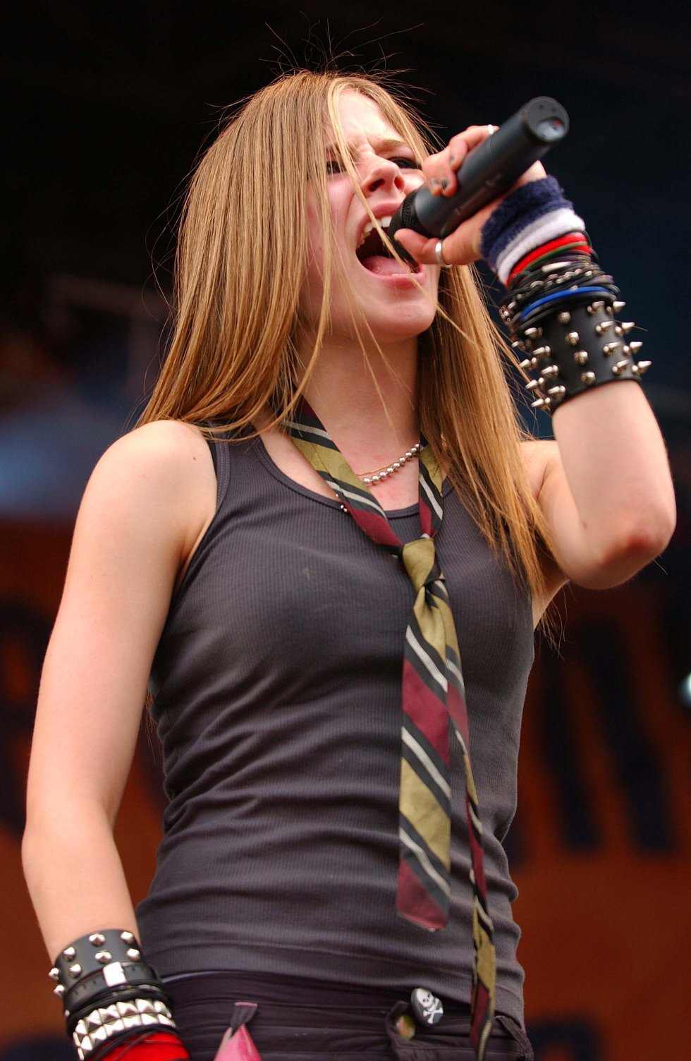Avril Lavigne image gallery 1
