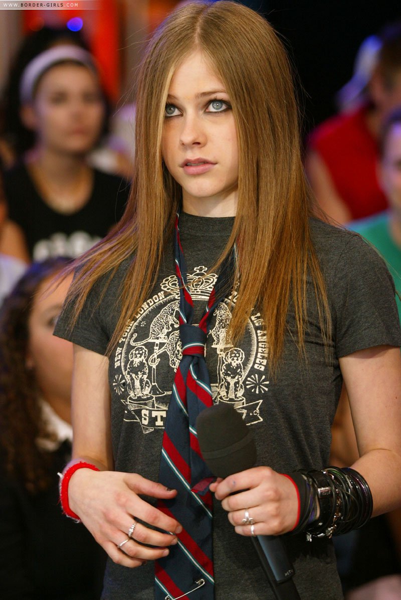 Avril Lavigne image gallery 2